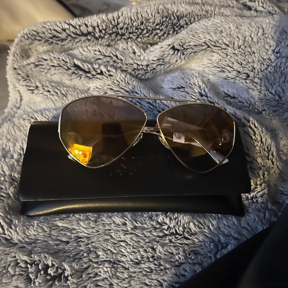 Moschino Aviator Shades !